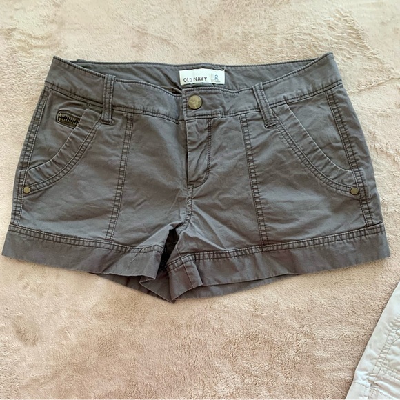 Old Navy brownish/green and cream Cargo Shorts - Picture 2 of 5